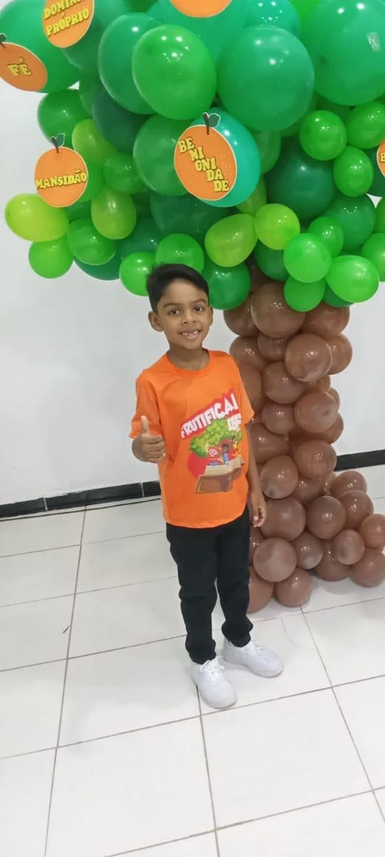 Criança, de sete anos, morre após comer ovo de Páscoa em Imperatriz; duas pessoas seguem internadas.