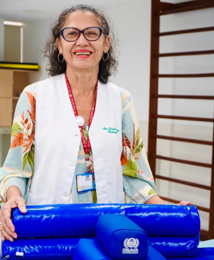 A professora mestre Ana Lourdes coordena o projeto de extensão Mexa-se, do curso de Fisioterapia do Ceuma. (Foto: Divulgação)