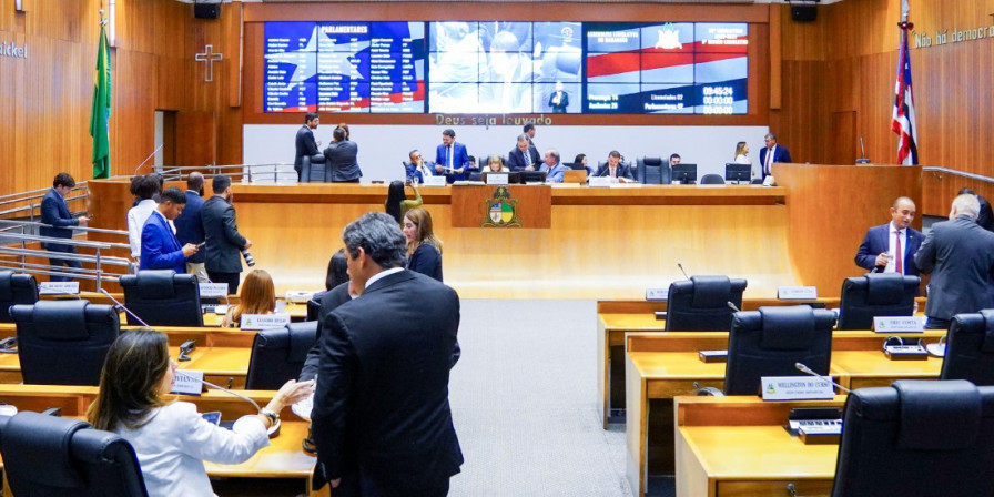 Deputados buscam destino partidário