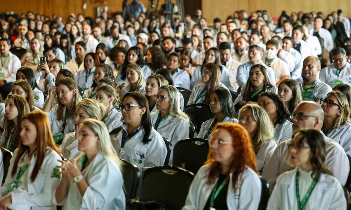 De acordo com a pasta, o Enamed deve ser organizado como um instrumento unificado de avaliação da formação médica no Brasil. (Foto: Marcelo Camargo/Agência Brasil)