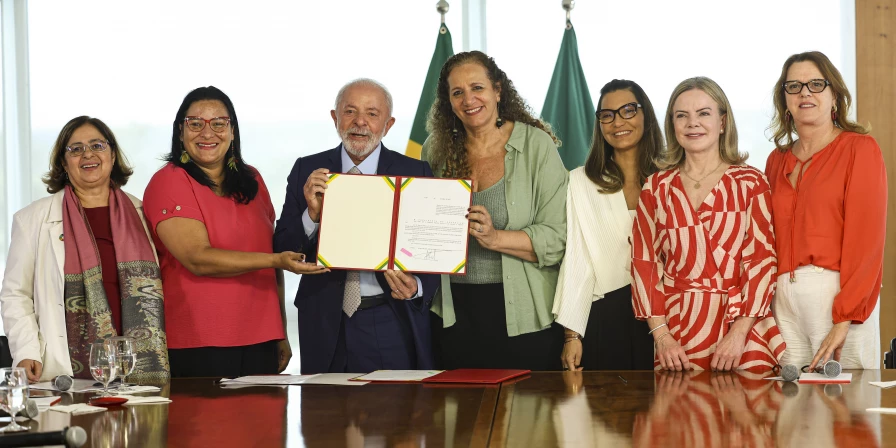 O presidente Luiz Inácio Lula da Silva durante cerimônia de sanção de projetos de lei.