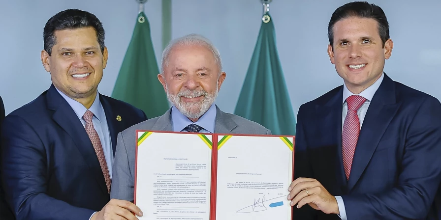 Davi Alcolumbre, o presidente Luiz Inácio Lula da Silva e Hugo Motta.