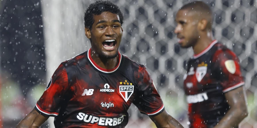O São Paulo venceu o Libertad pela fase de grupos da Copa Libertadores.