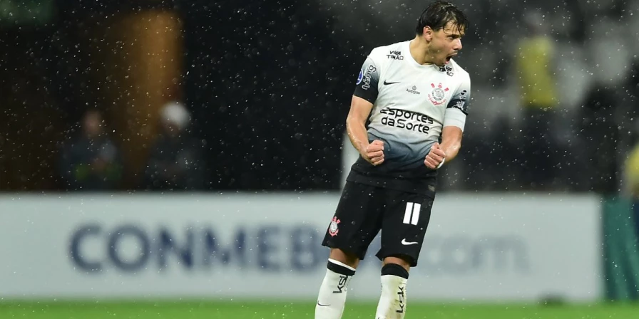Romero comemora: o Corinthians conquistou a sua primeira vitória na Copa Sul-Americana.