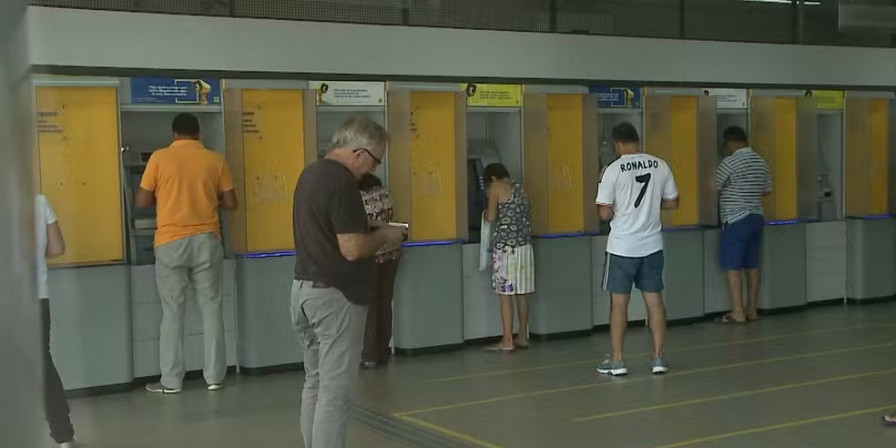 Bancos fecham no carnaval