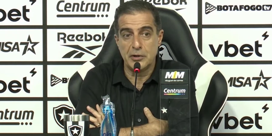 Renato Paiva, técnico do Botafogo.