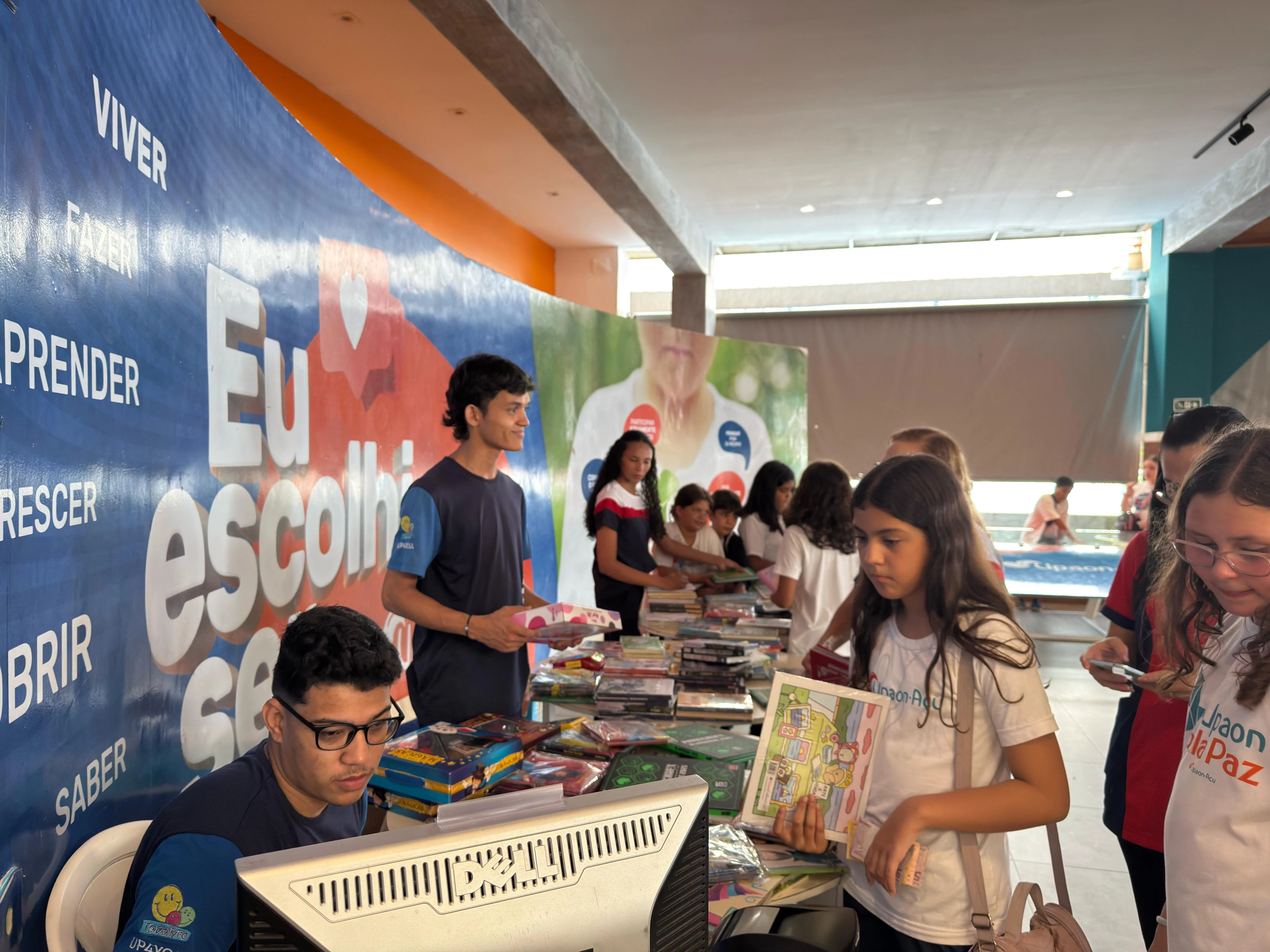 A feira literária da escola Upaon-Açu foi realizada em parceria com a Livraria Leitura. (Foto: Divulgação)