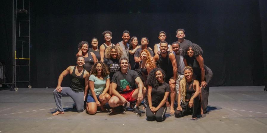 “Ilha Jamaica” acompanha a trajetória de Martin, jovem das periferias de São Luís que sonha em ser cantor de reggae.