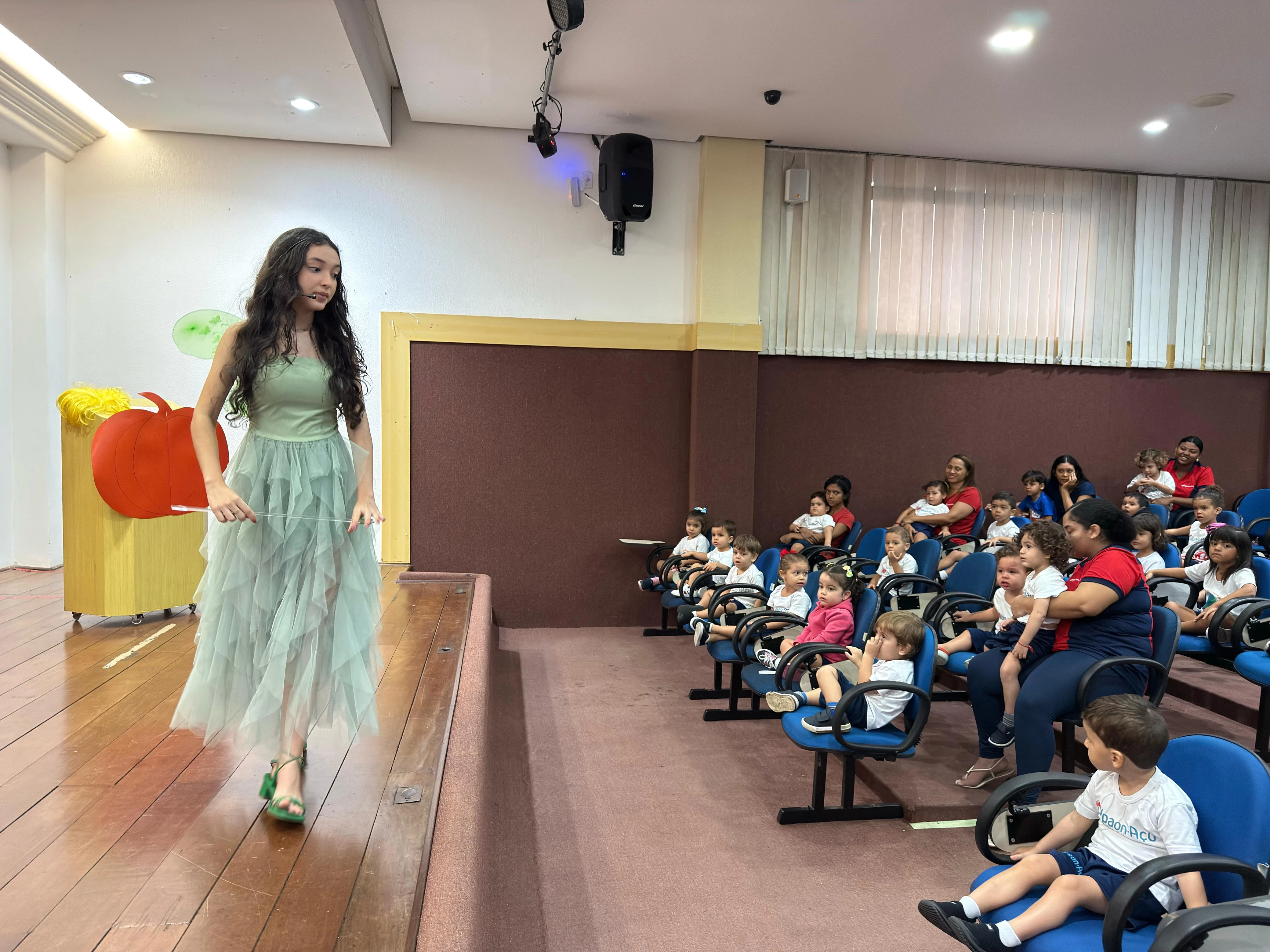 A programação da Semana do Livro Infantil na escola Upaon contou com o projeto