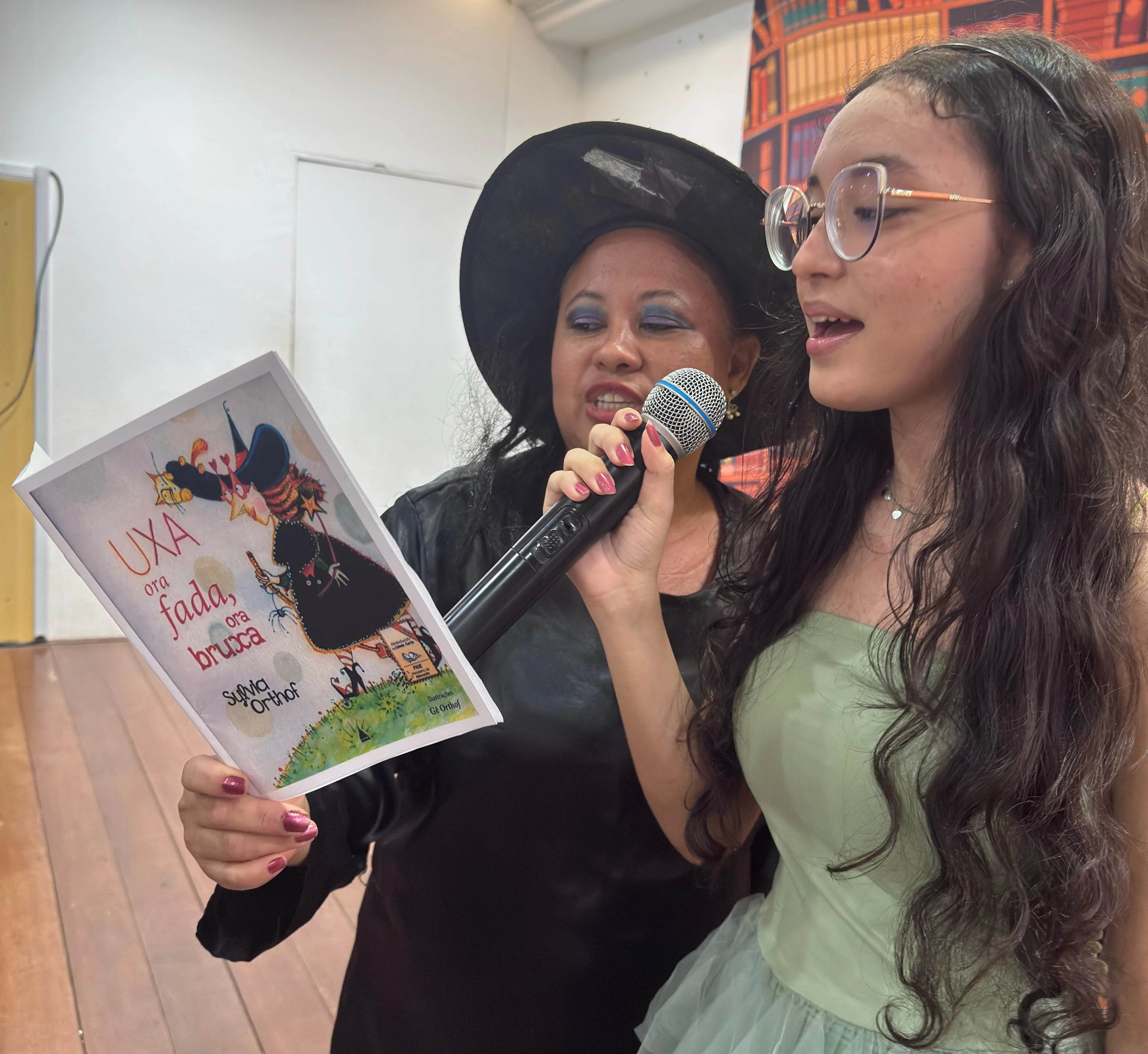Alunos e educadores da escola Upaon-Açu se envolveram na realização da Semana do Livro Infantil. (Foto: Divulgação)