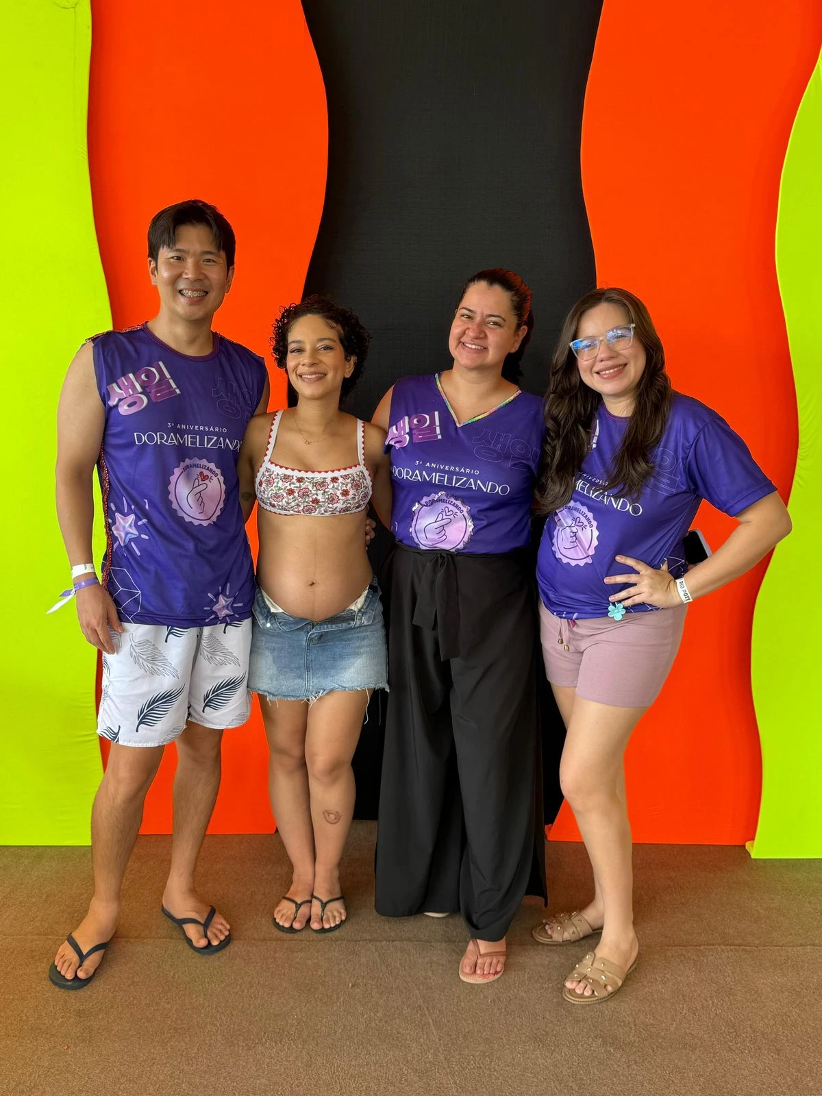 Em seguida, o casal de influenciadores Ana e Wan, que vieram de Belo Horizonte, participou de uma dinâmica divertida com os convidados. (Foto: Divulgação)