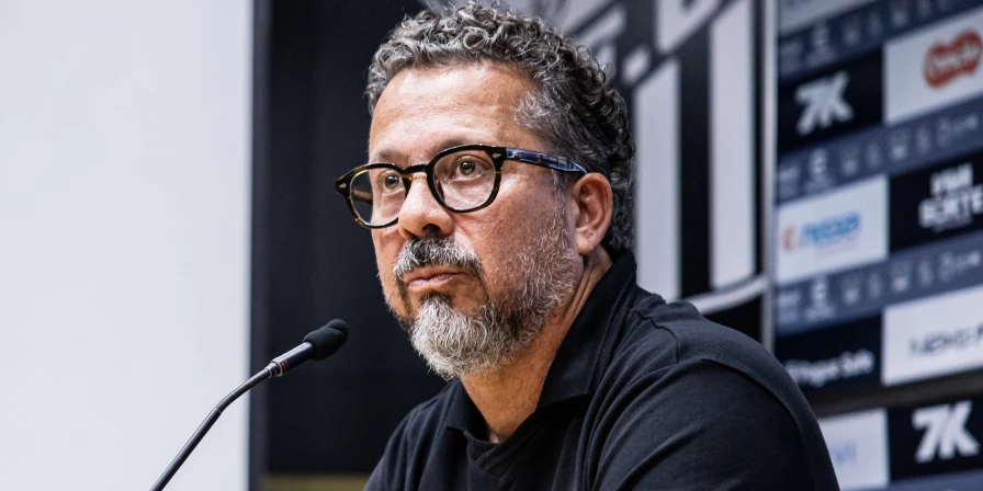 Cléber Xavier, técnico do Santos.