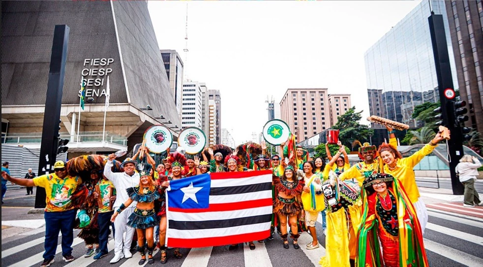 Integrantes do Boi de Maracanã na Avenida Paulista, para divulgação do São João do Maranhão 2025