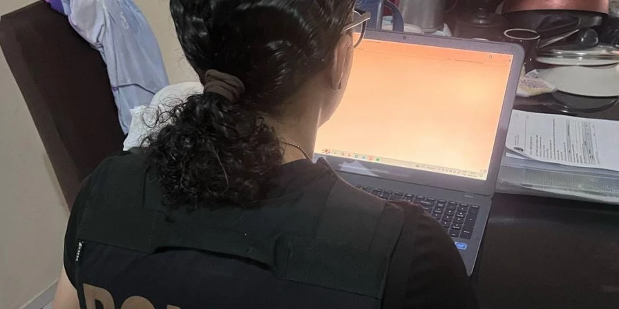 Policiais federais cumpriram mandados de busca e apreensão em Primeira Cruz.