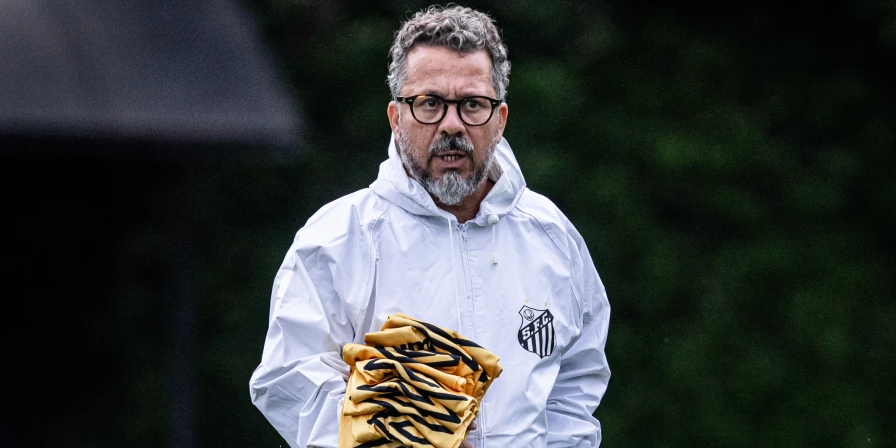 Cléber Xavier, novo técnico do Santos.