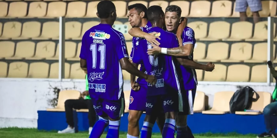 O Maranhão Atlético goleou o IAPE no jogo de ida das semifinais do Campeonato Maranhense.