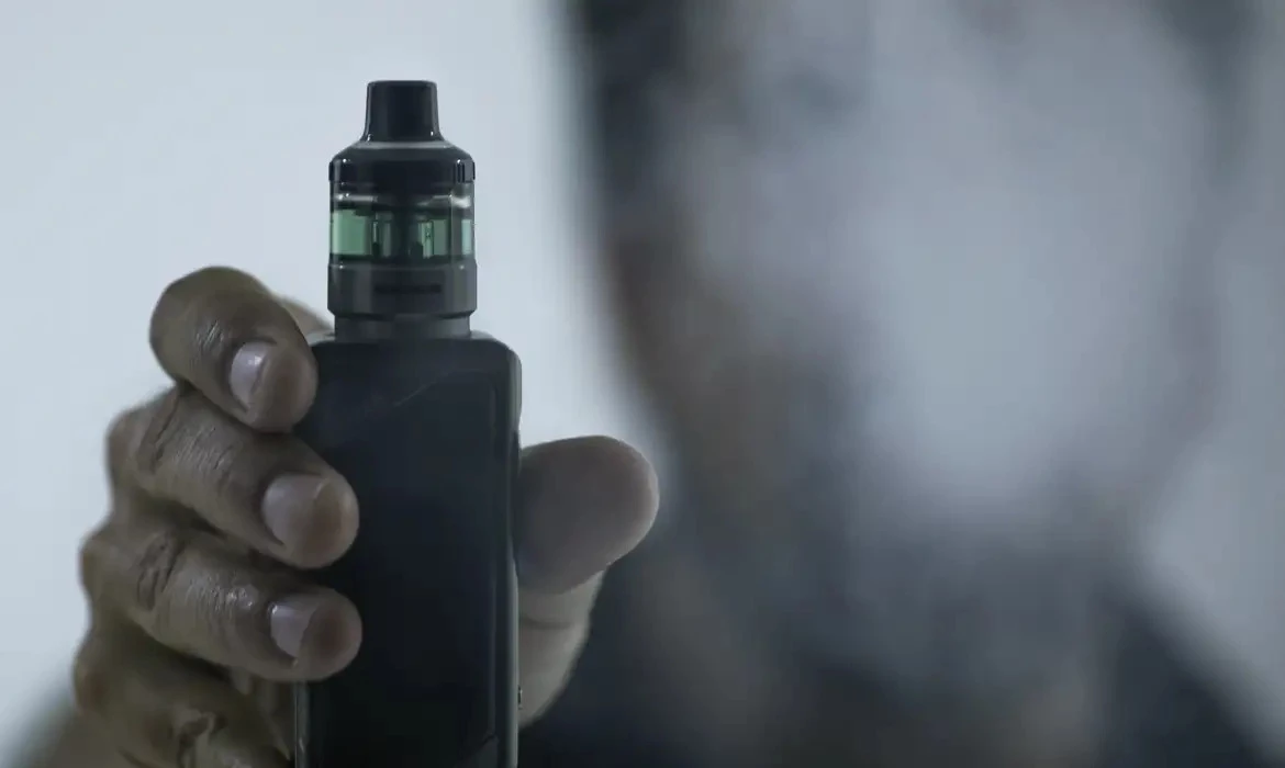 Plataformas devem remover propagandas de cigarros eletrônicos. (Foto: Joédson Alves/Agência Brasil)