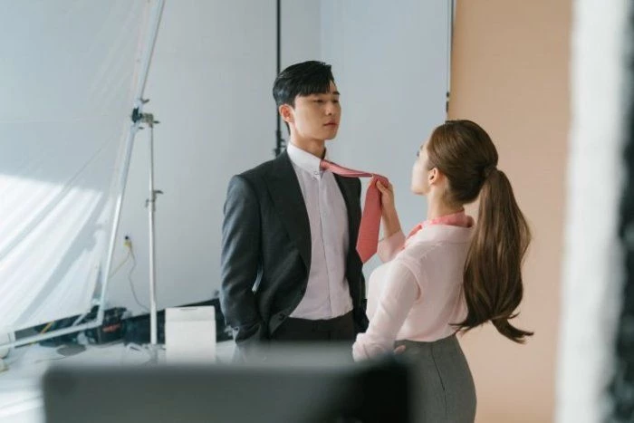 Esse k-drama entrega cenas hilárias e uma química incrível entre o casal, nessa comédia romântica que faz você suspirar. (Foto: Divulgação)