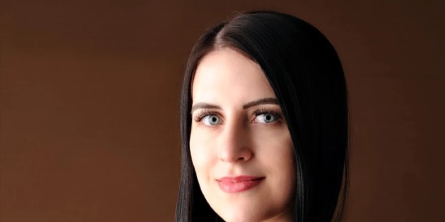 Escritora Lari Volf