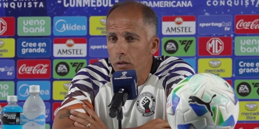 Felipe, técnico interino do Vasco.