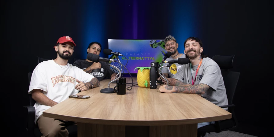 O podcast é apresentado pelos jornalistas Andre Nadler e Eduardo Lindoso.