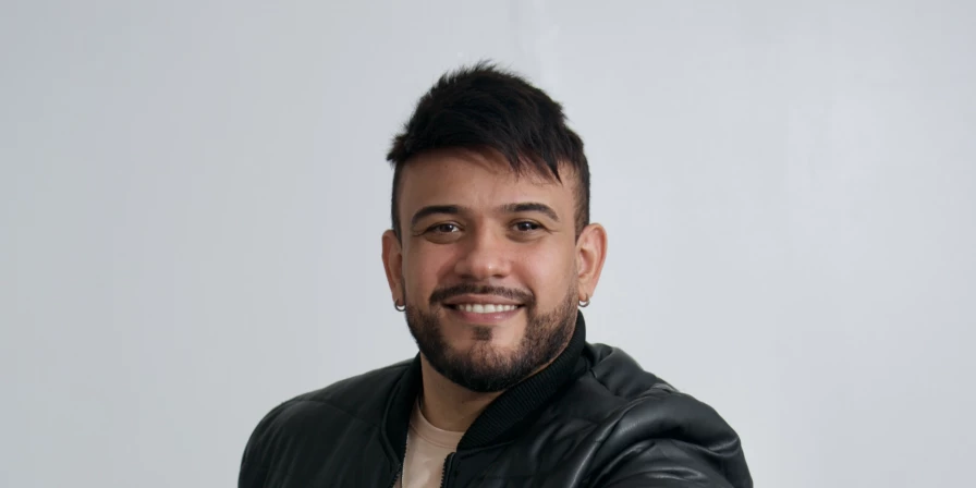 cantor e compositor maranhense Allan Costa.