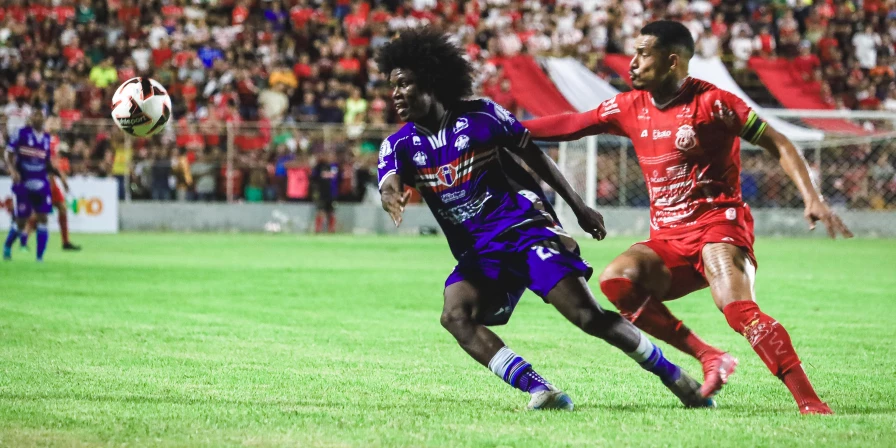 Imperatriz e Maranhão Atlético iniciaram a final do Campeonato Maranhense em duelo no Frei Epifânio.