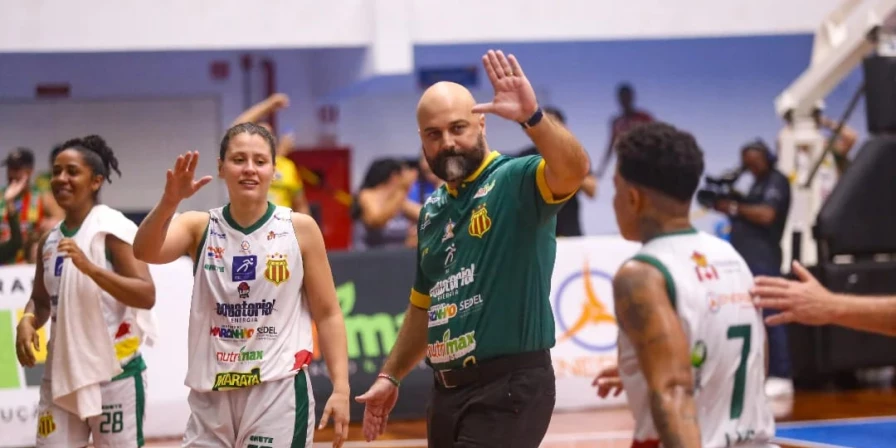 O Sampaio Basquete venceu o Mesquita por 86 a 50, em duelo totalmente dominado pelo time tricolor..