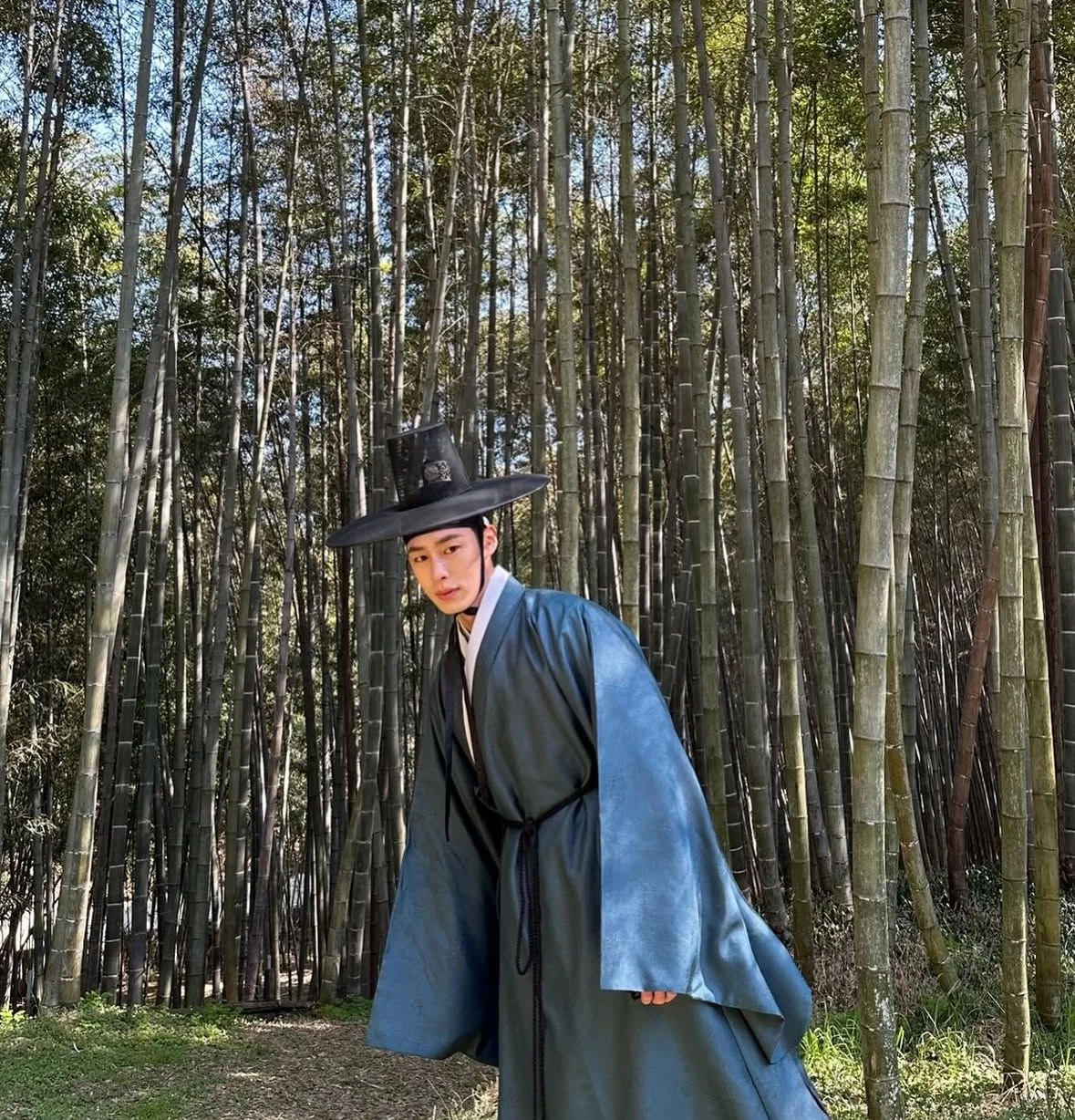 Protagonizada por Lee Jae wook, conhecido por seu papel como jovem mestre em