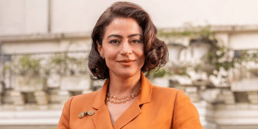 Clarice (Carol Castro)