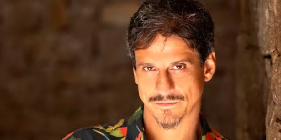 Jonathan Nogueira volta às telinhas após 15 anos de afastamento.