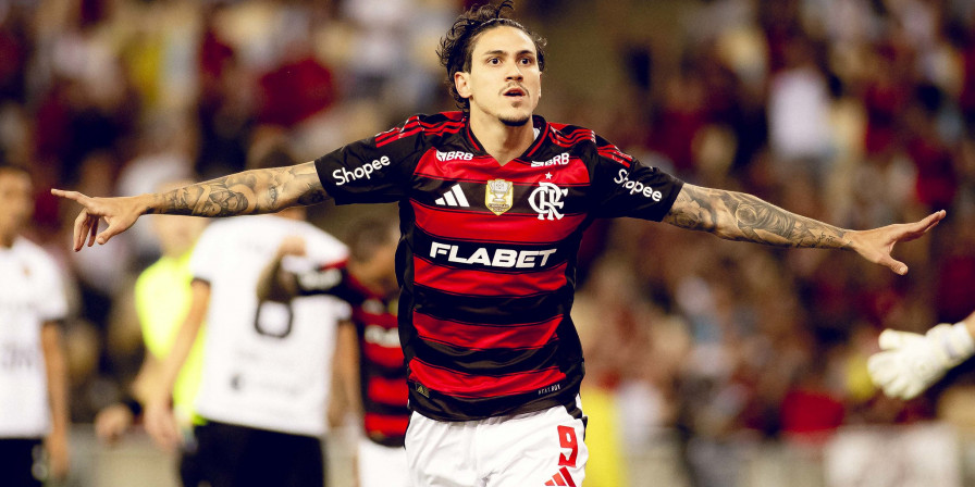 Pedro iguala marca histórica de Gabigol em vitória do Flamengo sobre o Santos
