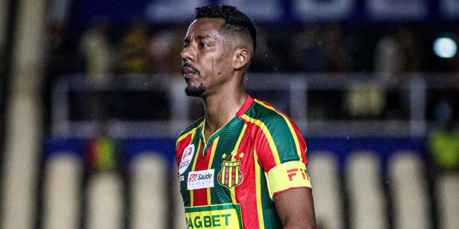 Mudanças no elenco visam dar maior ganho técnico para a equipe em busca do acesso (Ronald Felipe)