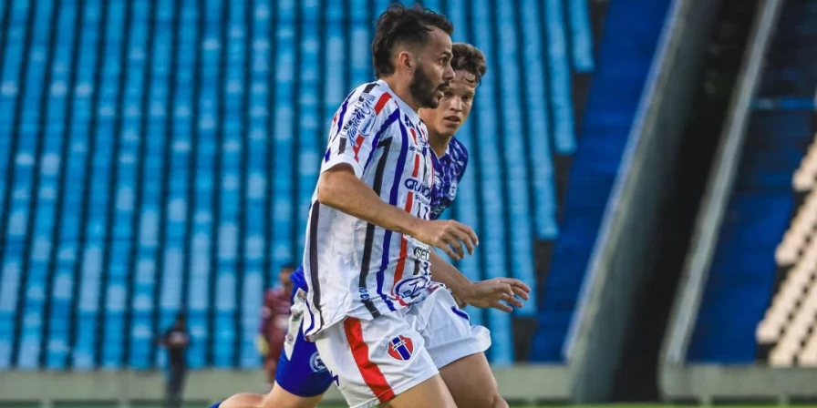 Lance da partida entre Maranhão Atlético e Parnahyba, pela fase de grupos da Série D.