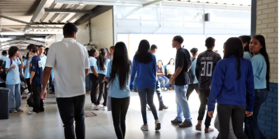 O valor de R$ 200 é referente à frequência às aulas e será repassado até 2 de junho.