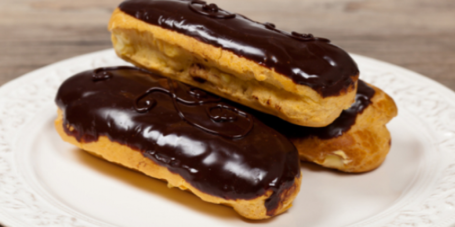 Éclair - bomba de chocolate. (Tudo Gostoso)