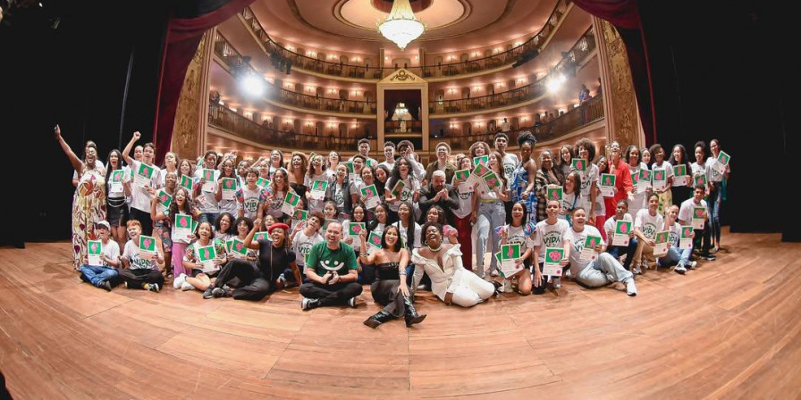 Participantes durante as oficinas gratuitas da Academia de Vida, projeto que integra a programação do São João da Thay 2025. (Foto: divulgação)