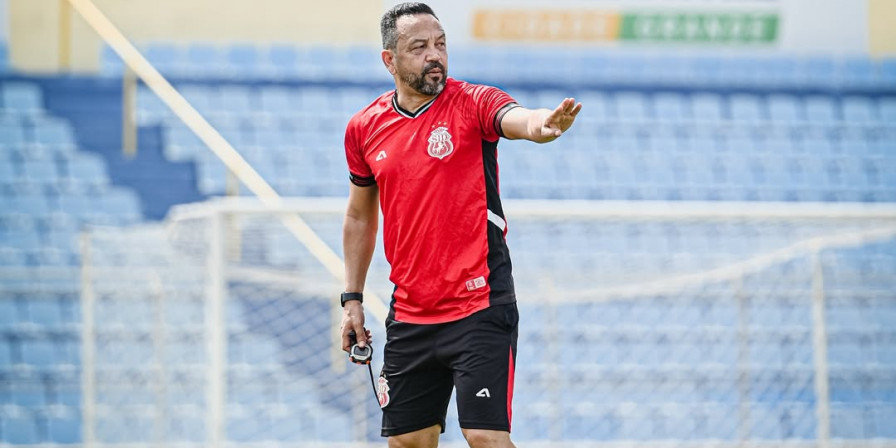 Paulinho Kobayashi, técnico do Imperatriz. (Gabriel Dias / Sociedade Imperatriz de Desportos)