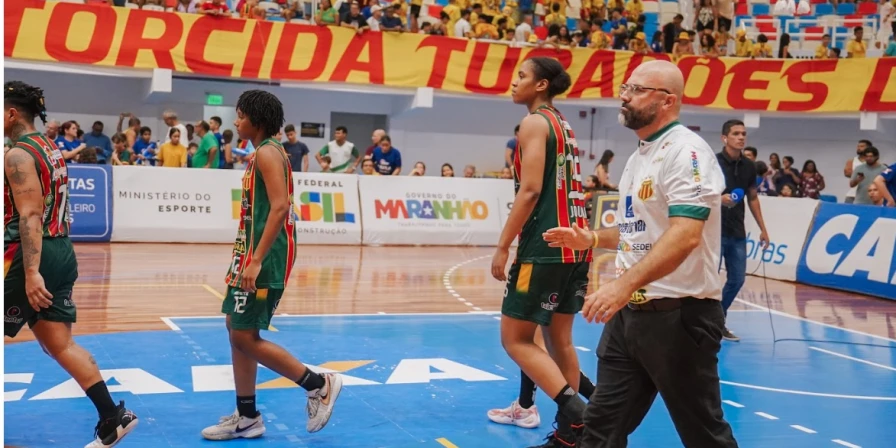 Davi Pelosini no duelo decisivo diante do SESI Araraquara