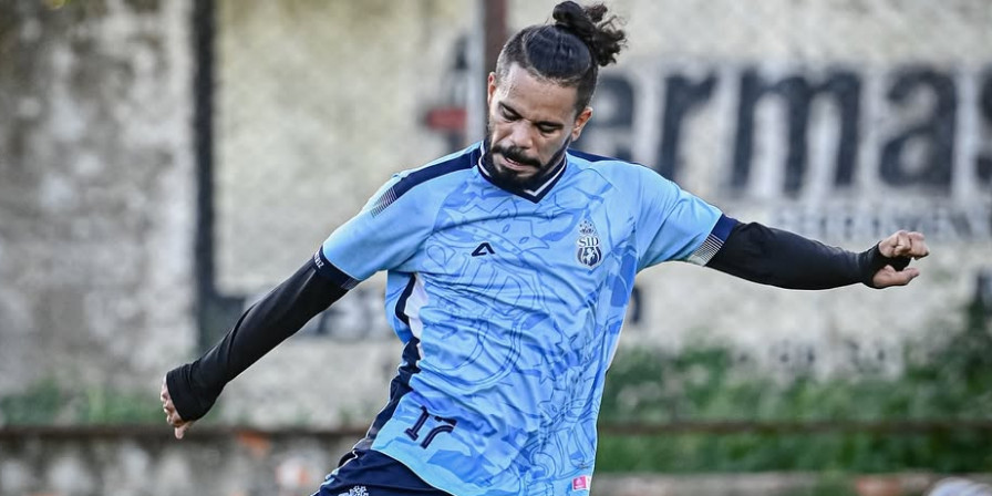 O meia-atacante Rayllan durante treino do Imperatriz. (Gabriel Dias / Sociedade Imperatriz de Desportos)