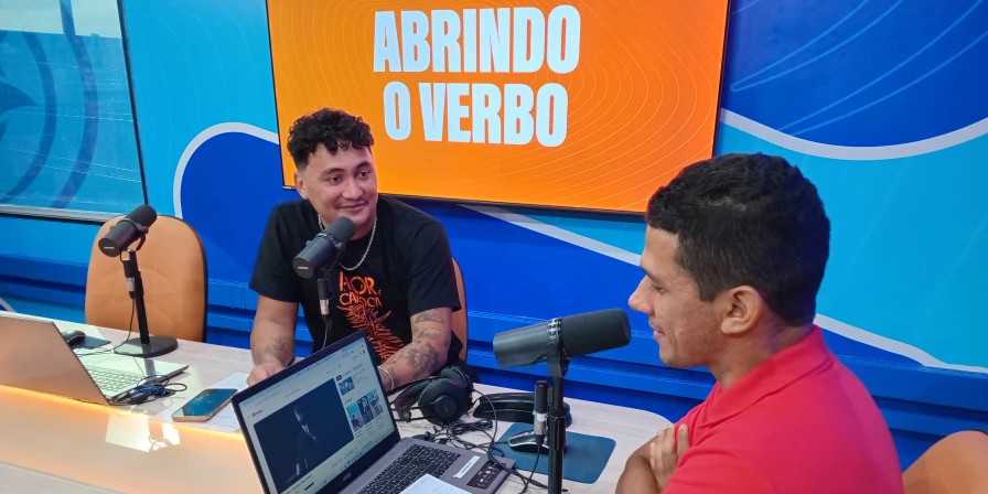 O cantor Israel Costa foi um dos entrevistados do Abrindo o Verbo.