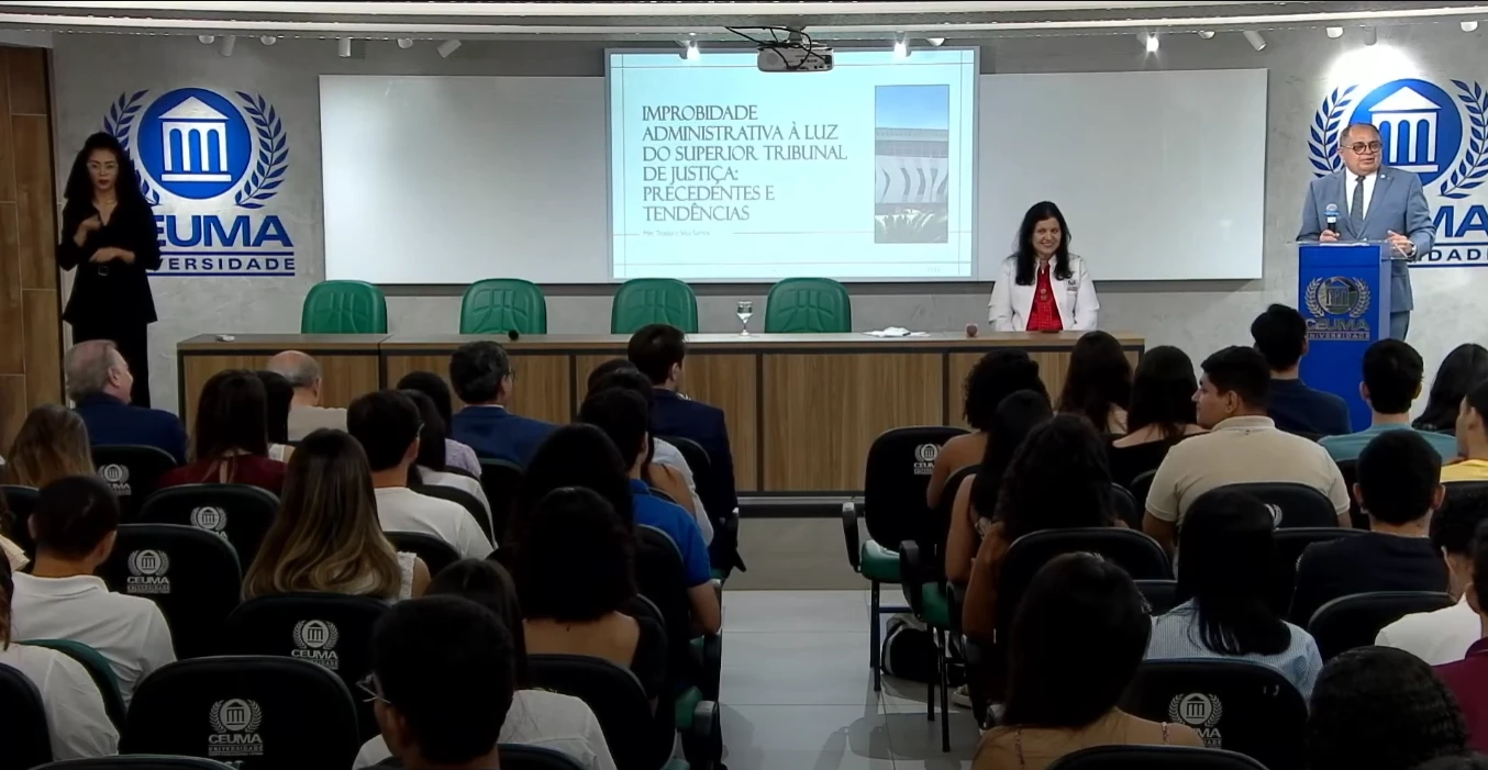 Professores, acadêmicos e autoridades jurídicas assistiram a palestra do ministro Teodoro Silva na Universidade Ceuma, em São Luís (Foto: Divulgação/Ceuma).