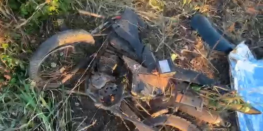 Casal estava de moto quando foi atingido por carro na Estrada da Bela Vista. (Foto: Reprodução)