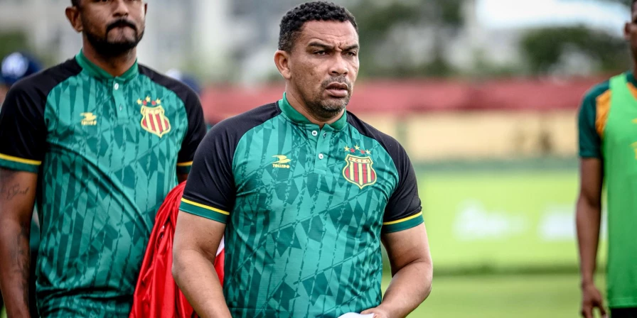 Zé Augusto, técnico do Sampaio Corrêa.