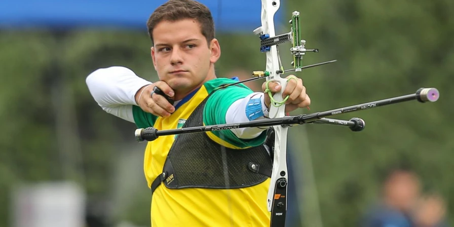 Com este resultado o atleta do Brasil confirmou a presença nas finais da competição, que serão disputadas entre os dias 17 e 19 de outubro.