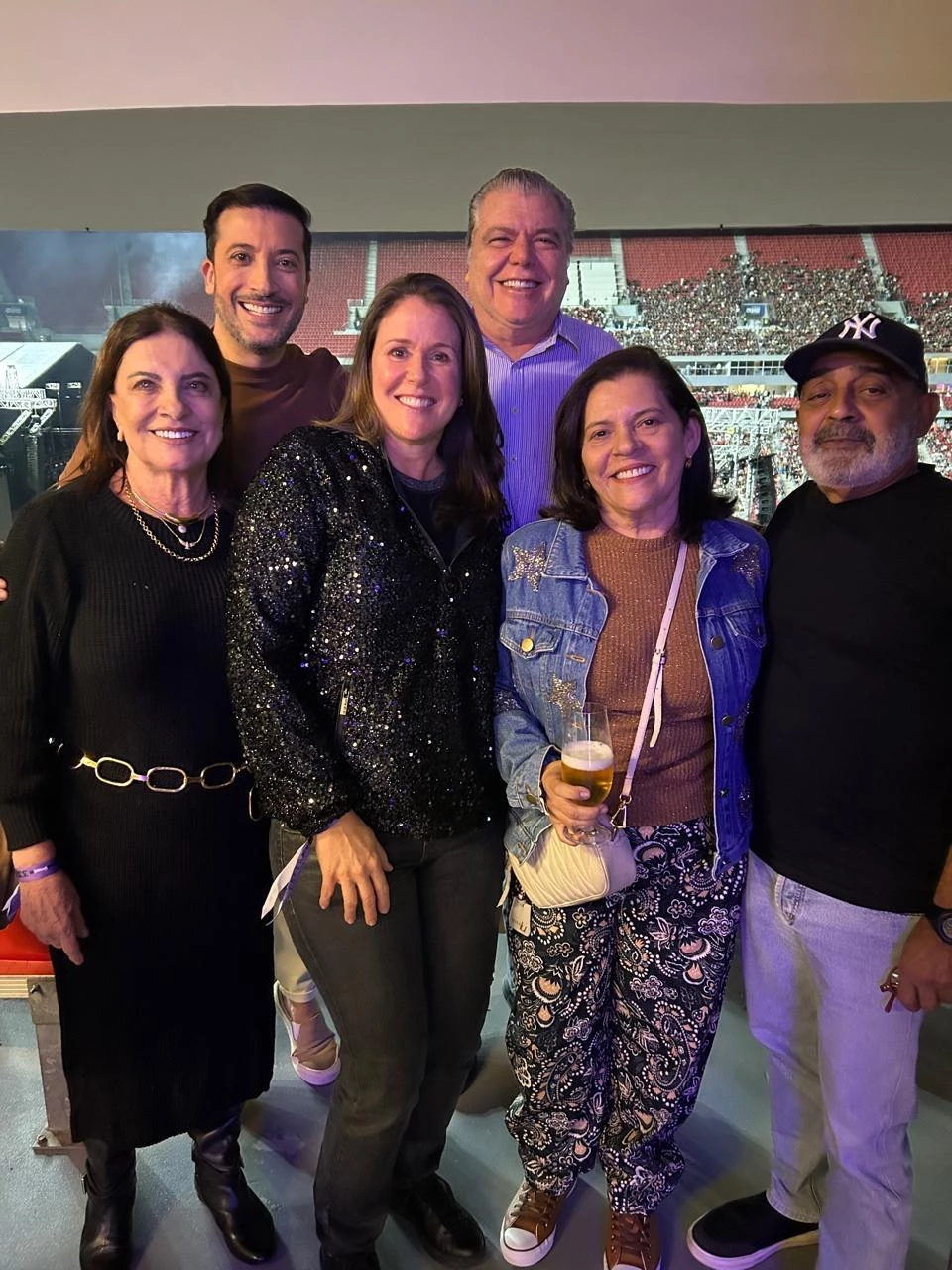 Em Brasília, no histórico show de Gilberto Gil: Lena Barreto e Serginho Barreto com Camila e o ex-ministro e e ex-deputado Sarney Filho, Teresa Martins (Diretora da FMRB) e Marco Bogéa