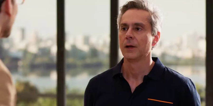 Em Vale Tudo, Marco Aurélio revela a Renato que está apaixonado por Leila