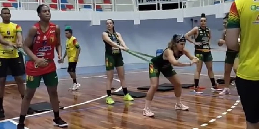 Treino do Sampaio Basquete no Ginásio Castelinho.