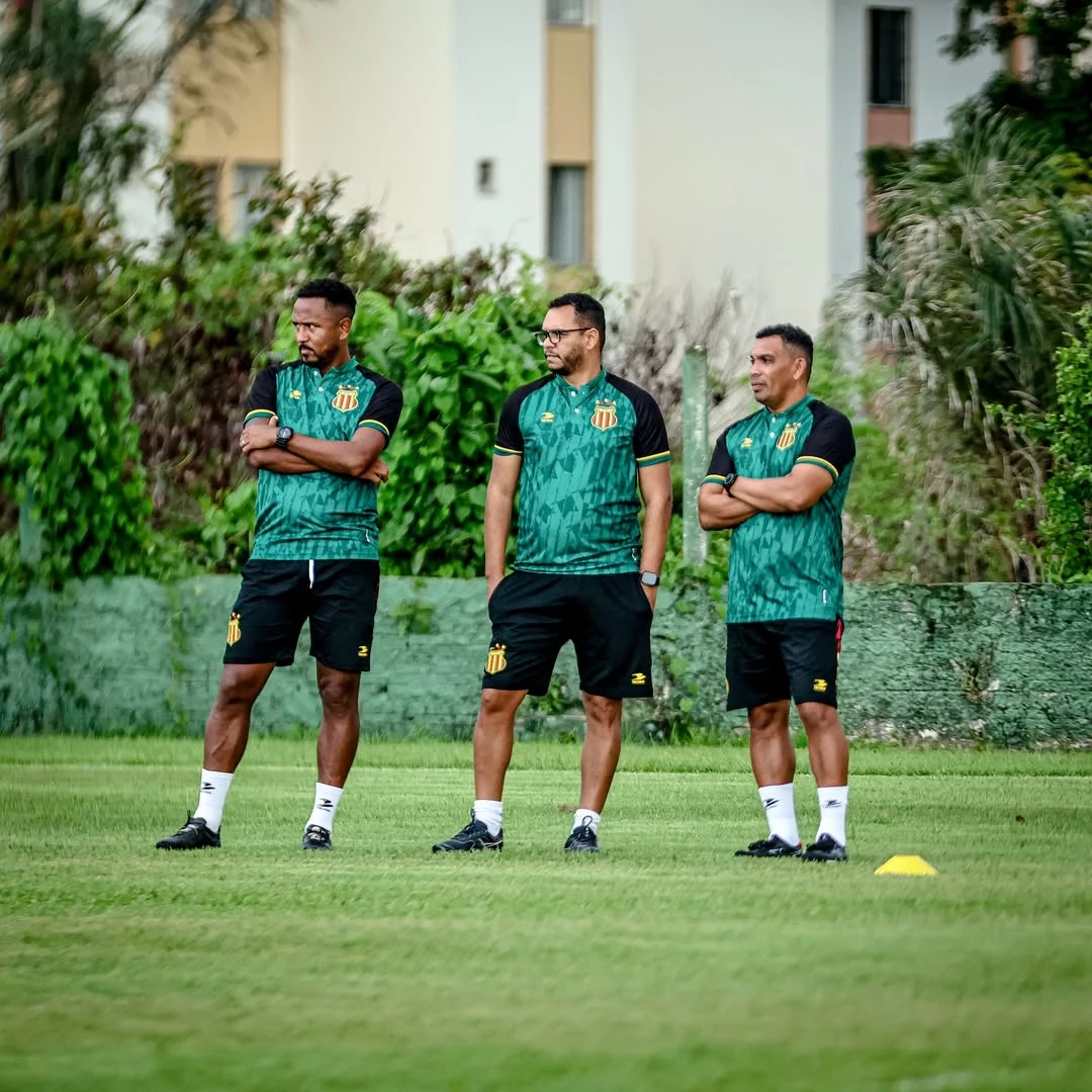 Comissão técnica deve promover a volta de jogadores considerados importantes no duelo contra o Altos (Crédito: Ronald Felipe)