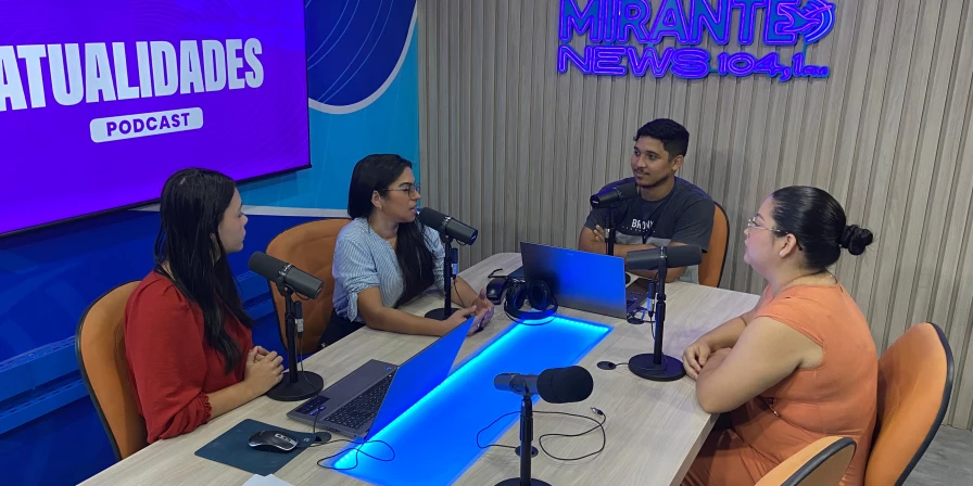 Valônia Garcia e Maryanne Karinne durante o programa Atualidades.